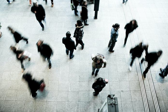 7 SIMPLE TIPS TO HELP YOU BECOME AN EXTROVERT